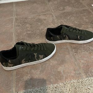 Steve Madden camo sneakers